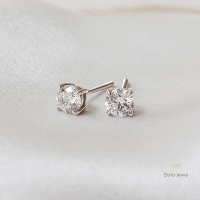 Round Cut Solitaire Stud Earring
