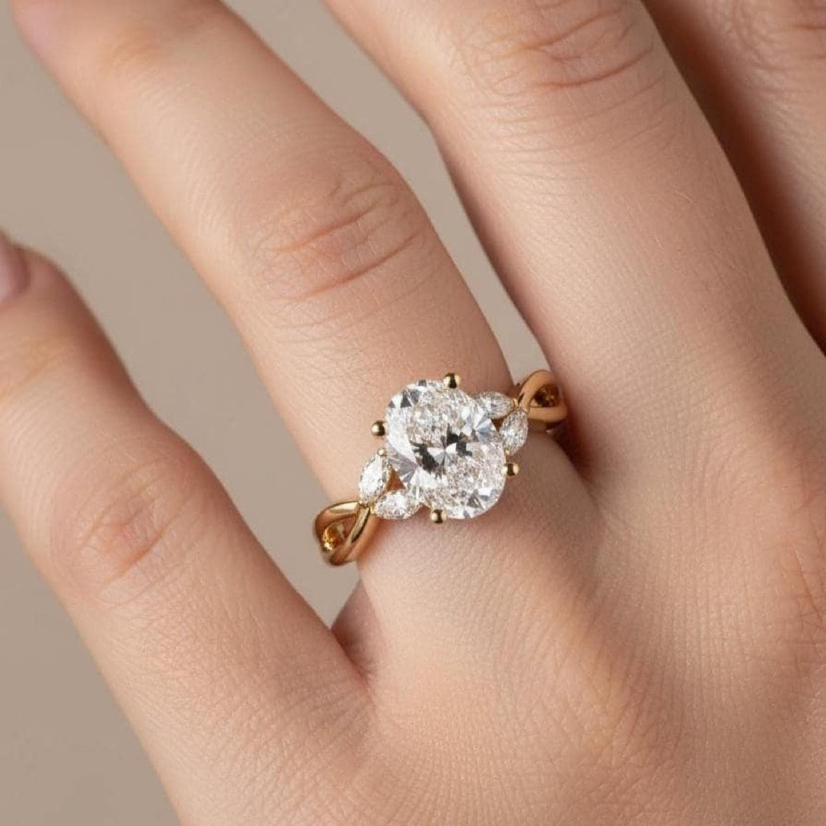 Oval Diamond Ring 2CT G/VS1 Lab-Grown Three-Stone Infinity Gold Engagement For Women
