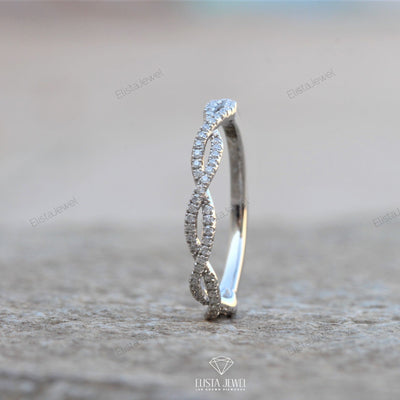 Round Cut Twisted Stackable Band