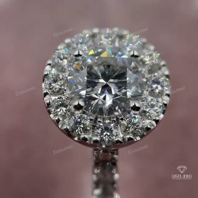 Round Cut Halo Engagement Ring