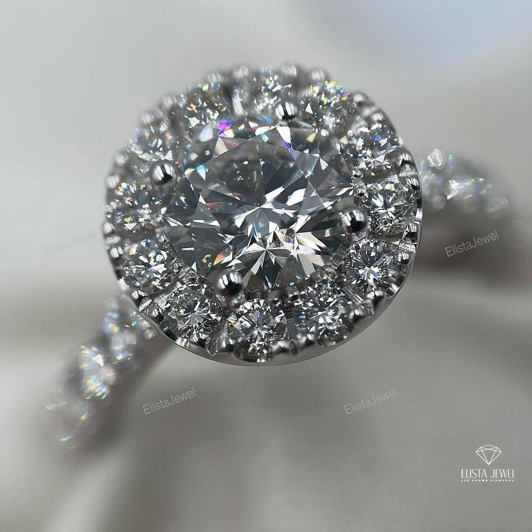 Round Cut Halo Engagement Ring